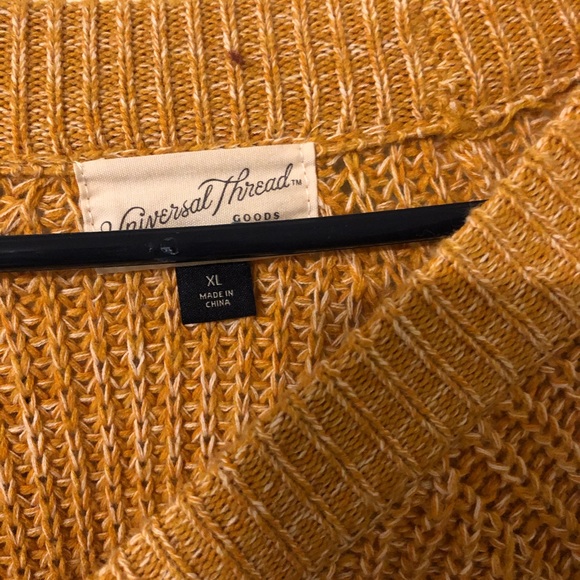 Universal Thread Knitted Sweater - Picture 4 of 4